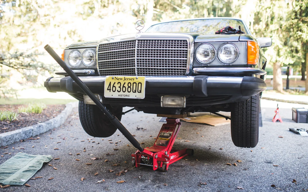 6 Ways To Use Floor Jacks for Heavy-duty Vehicles